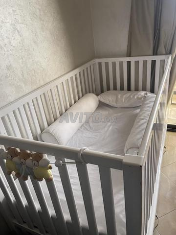 Lit bébé avec matelas