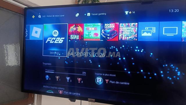 PS4 Pro en ligne 1To avec compte et 5 CD