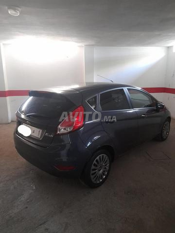 Ford Fiesta Diesel Manuelle 2015 à Rabat - 2
