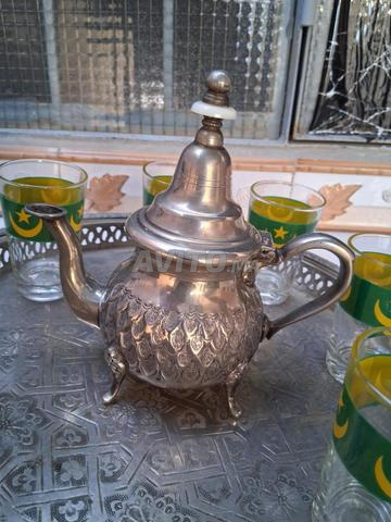 Ancienne théière, un plateau et six verres - 2