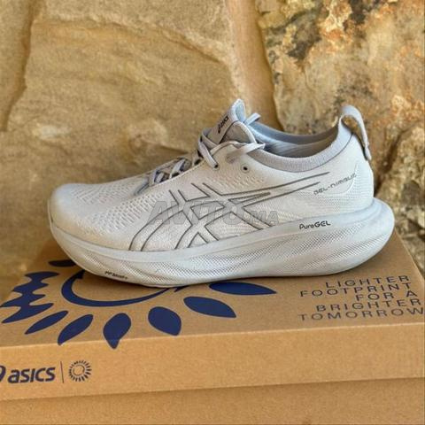 ASICS Gel-Nimbus 25 blanches N° 41.5 26CM - 2