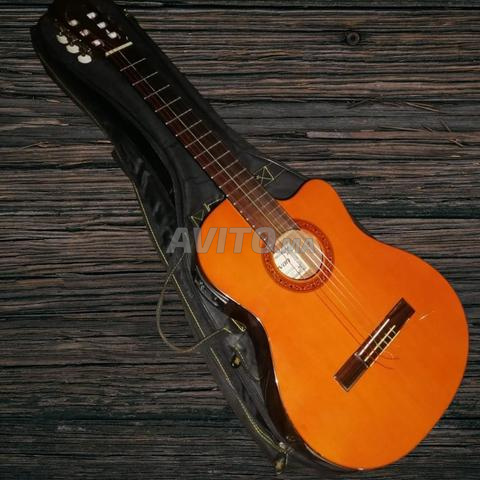 Guitare électro-classique Clevan très bonne qualité