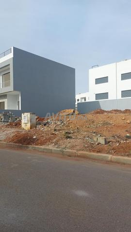 Terrain zone villa 3 façades
