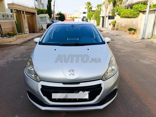 Peugeot 208/2016/12/
