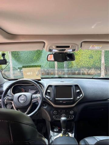 Jeep Cherokee très propre - 2