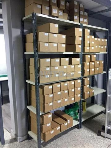 Rayonnage métallique de stockage / vestiaire - 2