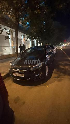 Opel Astra Diesel Automatique 2016 à Rabat - 2