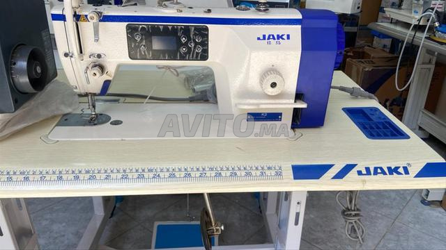 Machine à coudre quasi neuve