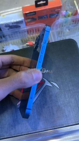 iPhone 13 128G Officiel État neuf - 2