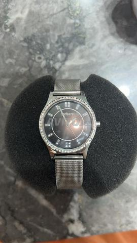 Montre Cacharel avec cadran serti de brillants - 2