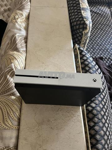 Xbox One Slim - 2