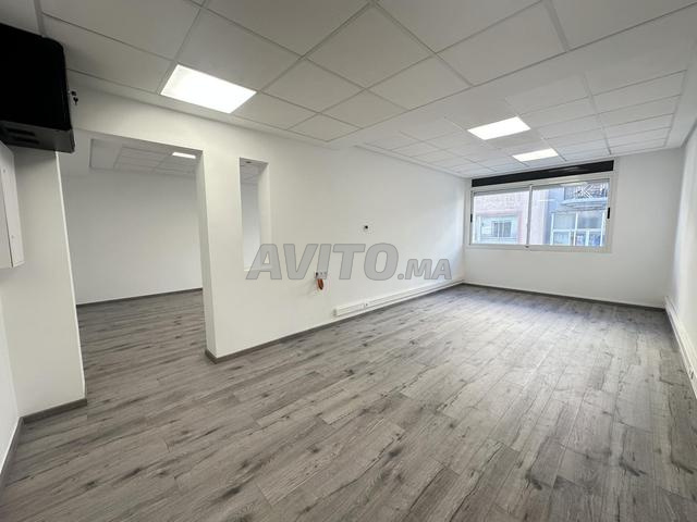 Bureau de 120m2 entièrement rénové à la location