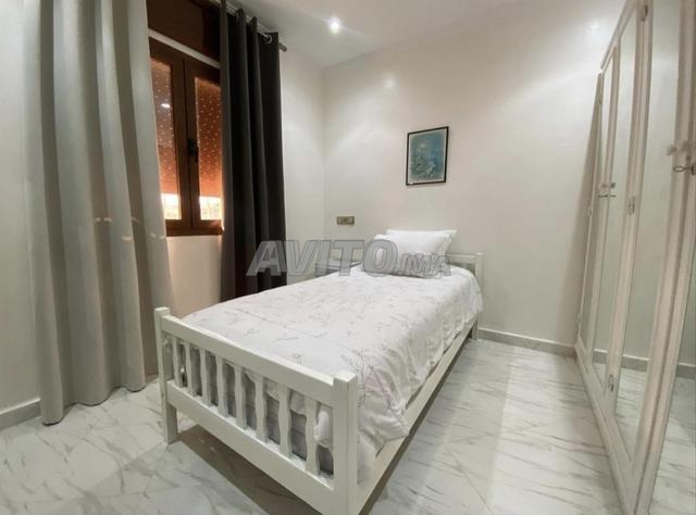 Superbe appartement meublé à place madina centre