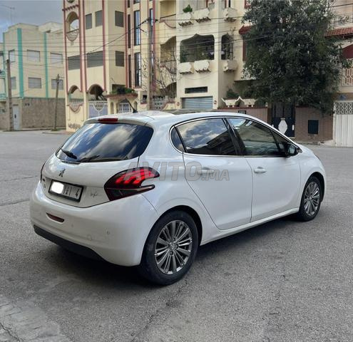 Peugeot 208 - 2