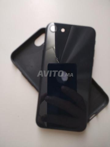 iPhone SE 3ème génération neuf irréprochable