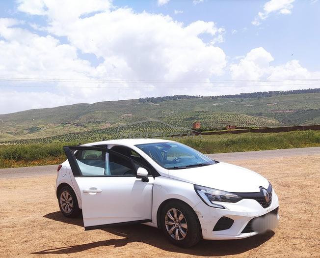 Clio 5 modèle 2021 diesel 