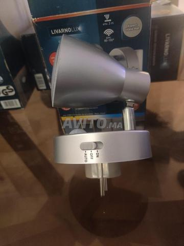 Spot LED forme allongée avec détecteur