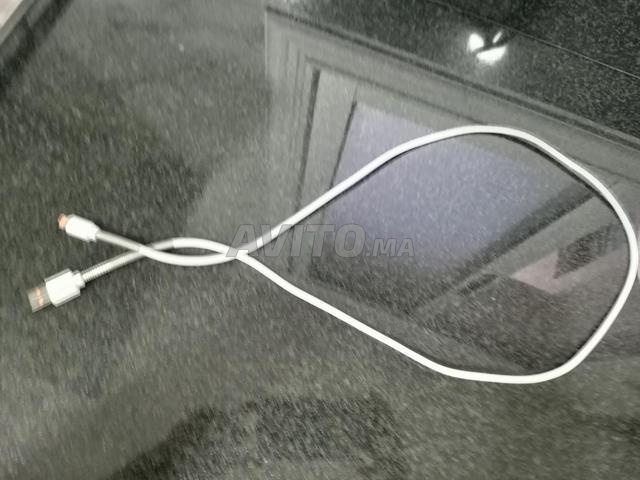 كابل آيفون مازال جديد