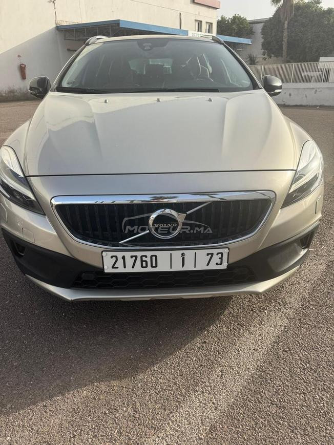Volvo V40 Diesel Automatique 2019 à Casablanca