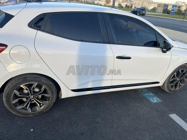Renault clio 5 diesel manuelle 197 km modèle 2021