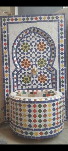 Fontaine décorée de zellige fassi