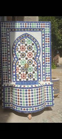 Fontaine décorée de zellige fassi