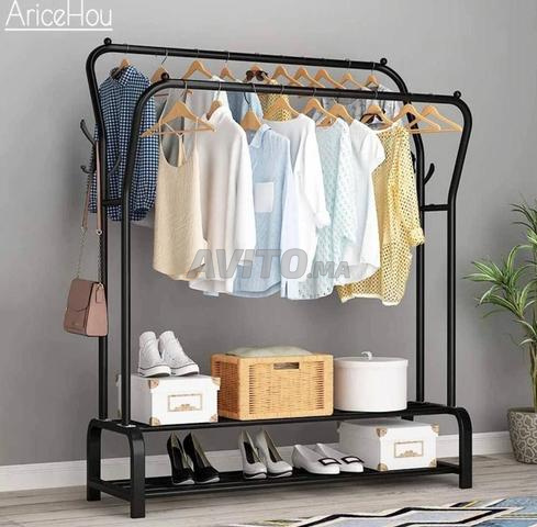 Étagère de rangement pour vêtements, toute neuve.