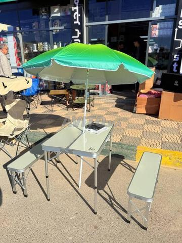 Table de camping pliante avec parasol et deux sièges - 2