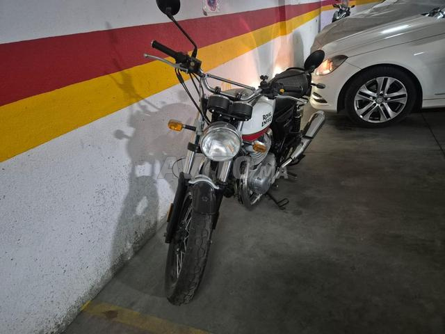 Moto Royal Enfield presque neuve. - 2