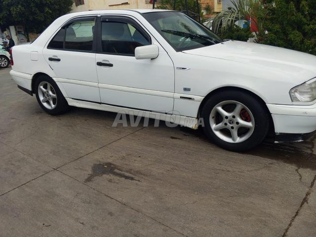 Mercedes-Benz 220 Diesel Manuelle 1998 à Meknès