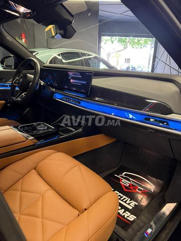 BMW 750 e باك M