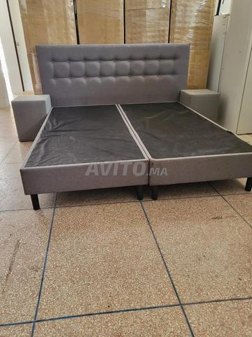 Lit Boxspring 180x200 avec tables de nuit