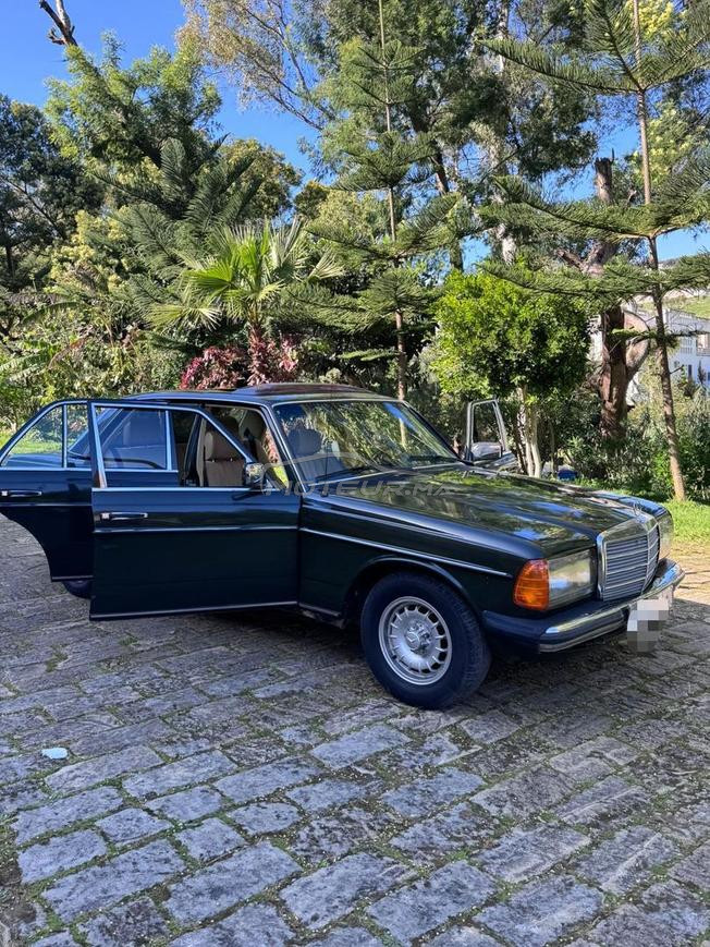 Mercedes Benz 240