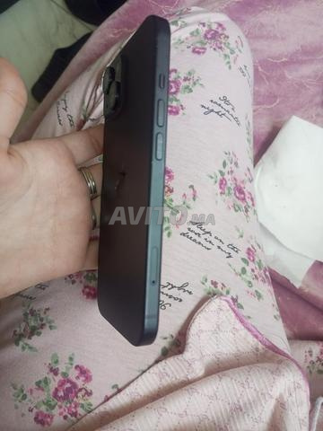 iPhone 15 normal - 2