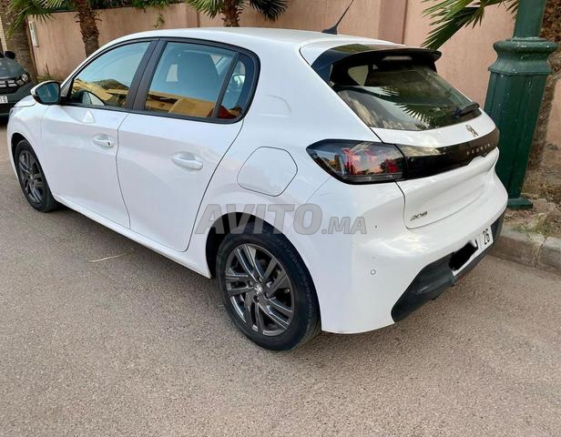 Peugeot 208 diesel modèle 2021