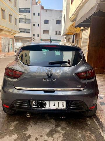 Clio 4 full options en excellent état