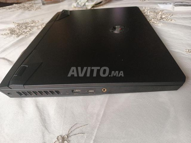 Msi Alpha 17 c7v (comme neuf) - 2