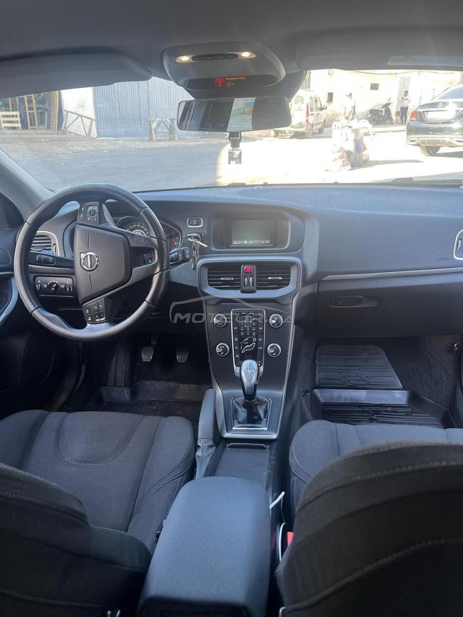 Volvo V40 Diesel Manuelle 2017 à Agadir
