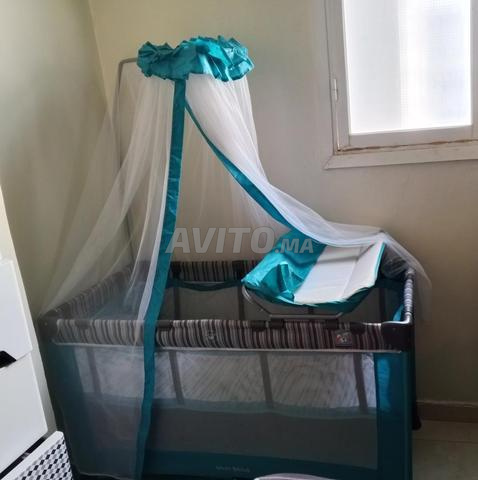 Lit bébé avec tous ses accessoires - 2