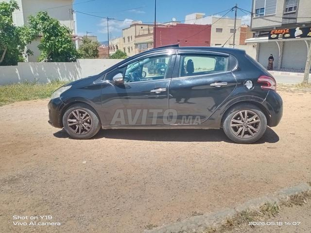 Peugeot 208 Diesel Manuelle 2013 à Meknès