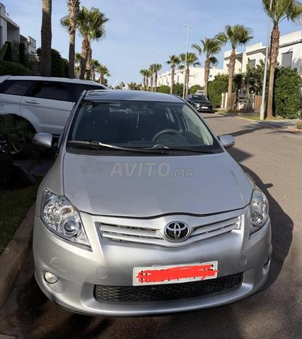 TOYOTA AURIS EXCELLENT ÉTAT - 2