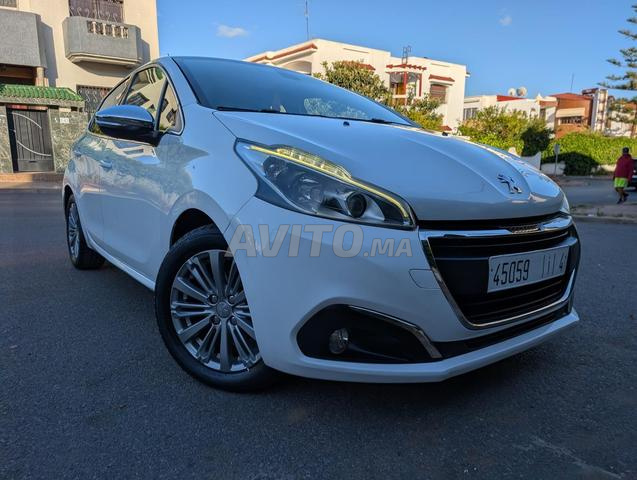 Peugeot 208 Diesel Manuelle 2016 à Rabat