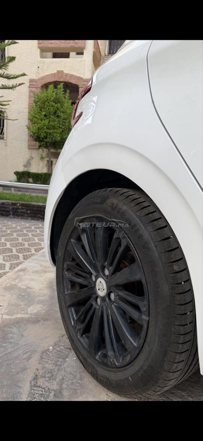 Peugeot 208 Diesel Manuel 2018 à Fès