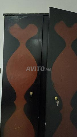 armoire en bois خزانة خشبية بحالة جيدة