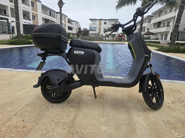 للبيع — سكوتر كهربائي Segway eMob B110S بقوة 50 سي سي