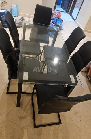Tables à vendre avec 6 chaises - 2