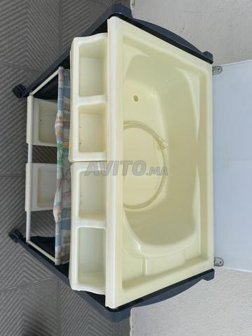 Table à langer pour bébé avec baignoire - 2