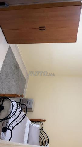 Grande chambre meublée avec portes vitrées pour filles uniquement - 2