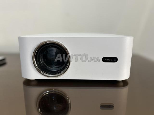 Projecteur Full HD Smart TV avec Netflix & YouTube - 2