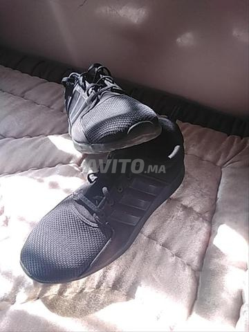 Chaussure sportive Adidas pour homme taille 43 - 2